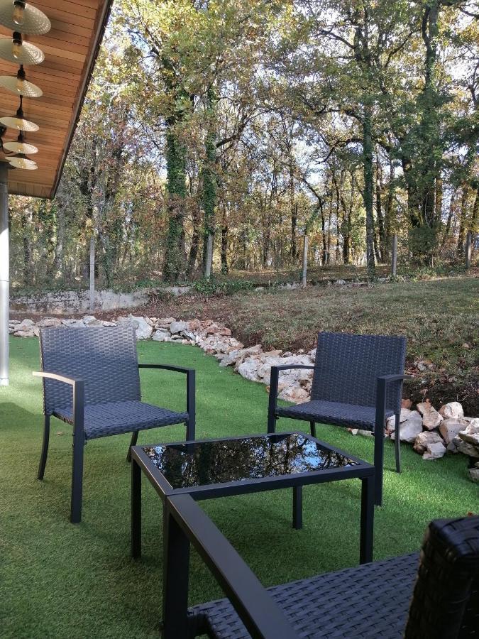 Lapausedegout chambres table d'hôtes piscine et terrasse Lachapelle-Auzac Exterior foto